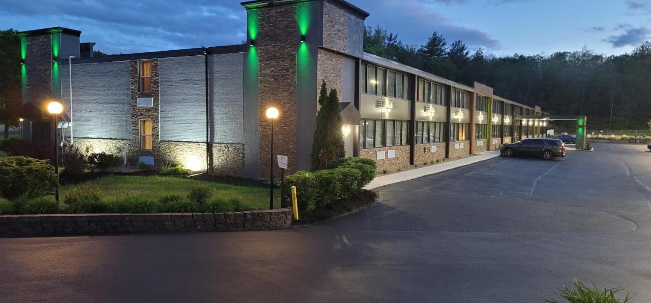 Wingate By Wyndham Lake George Luaran gambar